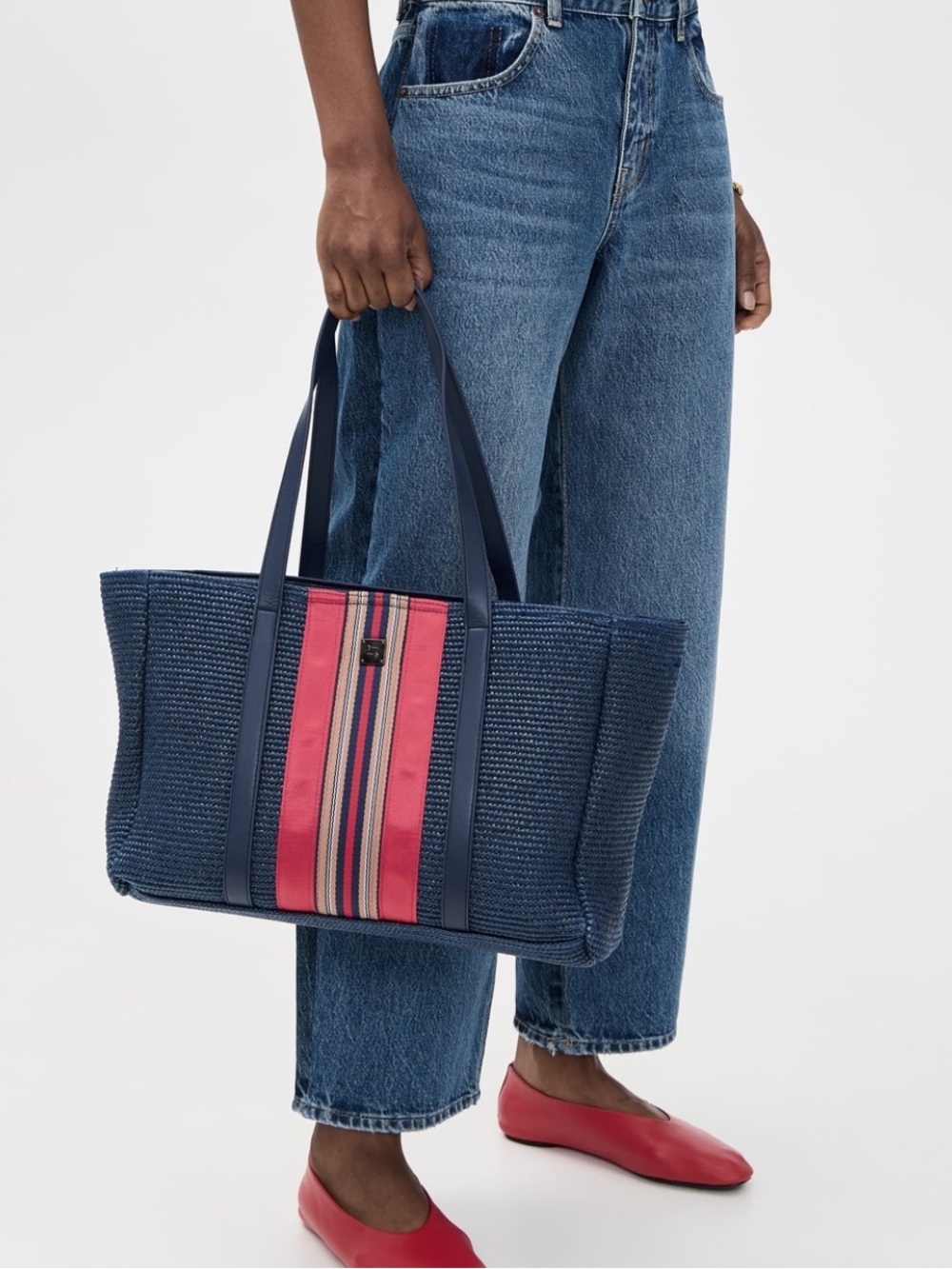 Think Royln Women's Blue Coastal Escape Raffia Tote Blue Red